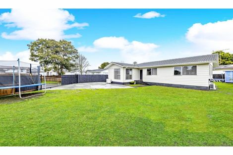 Photo of property in 11 Hinton Place, Weymouth, Auckland, 2103