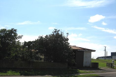 Photo of property in 2a Ashton Terrace, Castlecliff, Whanganui, 4501