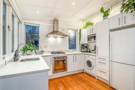 Photo of property in 2/221 Onewa Road, Birkenhead, Auckland, 0626