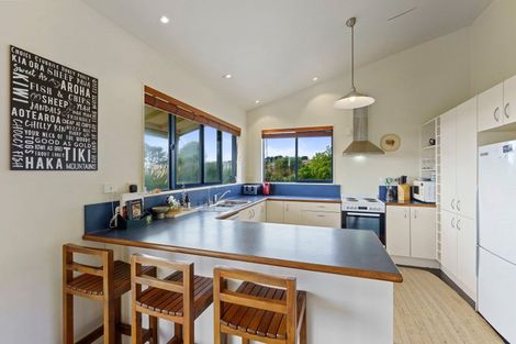 Photo of property in 80 Reay Mackay Grove, Waikawa Beach, Levin, 5573