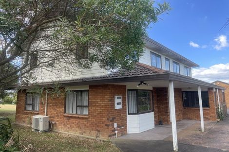 Photo of property in 4 Heversham Place, Glendene, Auckland, 0602