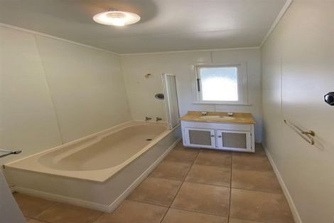 Photo of property in 162 Lemon Street, Strandon, New Plymouth, 4312