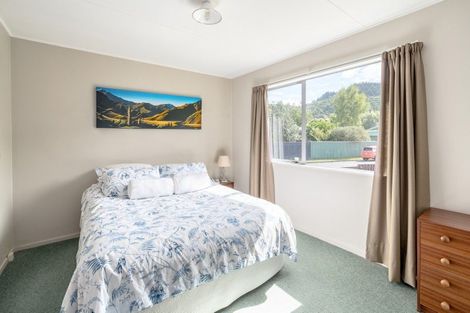 Photo of property in 8 Kowhai Grove, Featherston, 5710