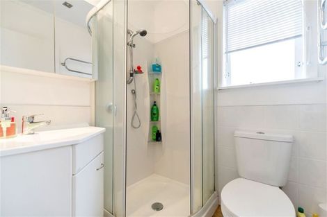 Photo of property in 3/89 Lake Road, Northcote, Auckland, 0627