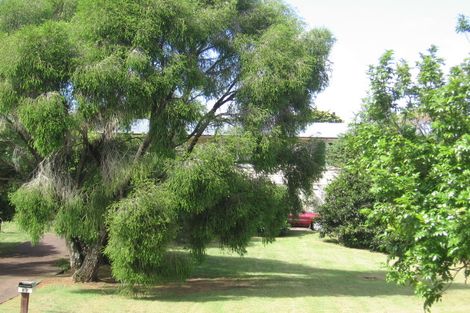 Photo of property in 93 Sabulite Road, Kelston, Auckland, 0602