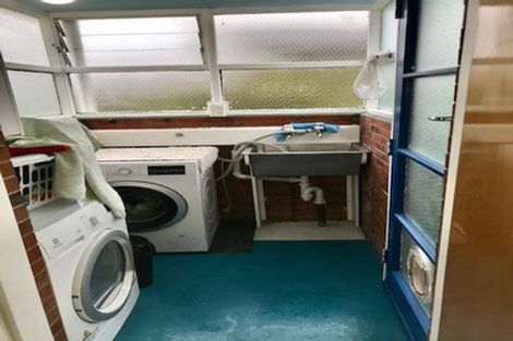 Photo of property in 3/18 Knights Road, Rothesay Bay, Auckland, 0630