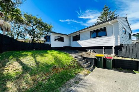 Photo of property in 1/8 Anglers Way, Wattle Downs, Auckland, 2102