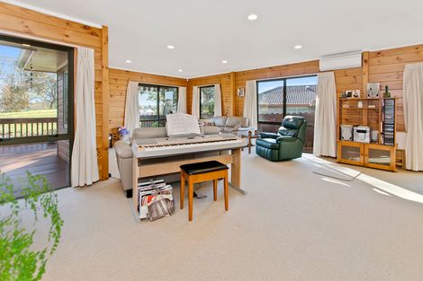 Photo of property in 25 Muirfield Street, Wattle Downs, Auckland, 2103