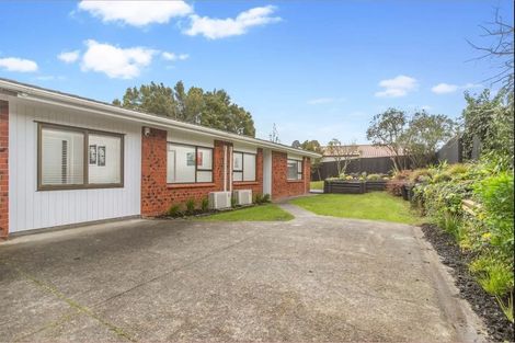 Photo of property in 2/303a Great North Road, Henderson, Auckland, 0612