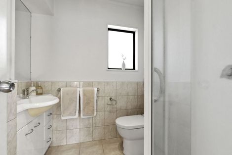 Photo of property in 1/13 Garadice Road, Rothesay Bay, Auckland, 0630