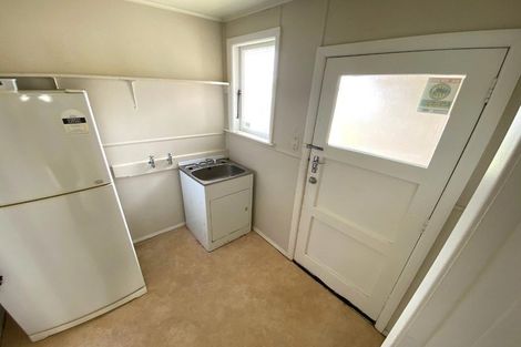 Photo of property in 17 Vickers Crescent, Mangere, Auckland, 2022