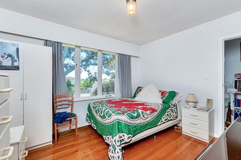 Photo of property in 42 Barrys Road, Glendene, Auckland, 0602