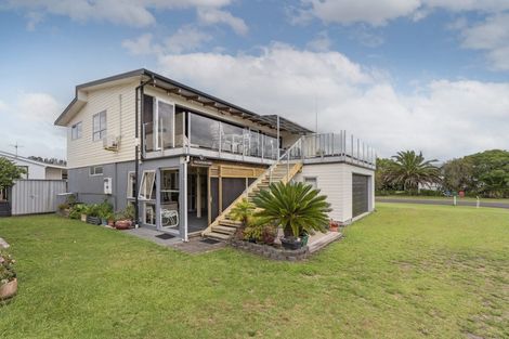 Photo of property in 8 Oyster Drive, Cooks Beach, Whitianga, 3591