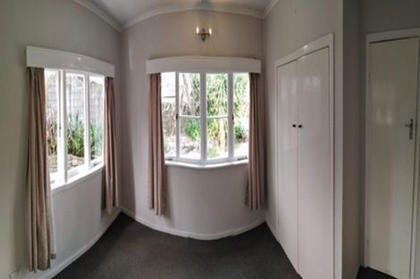 Photo of property in 76 Wade River Road, Stanmore Bay, Whangaparaoa, 0932