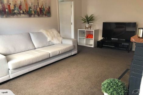 Photo of property in 8 Chard Street, Westown, New Plymouth, 4310