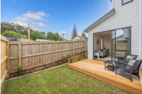 Photo of property in 4c Halberg Street, Glenfield, Auckland, 0629