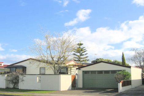 Photo of property in 33 Eversham Road, Mount Maunganui, 3116