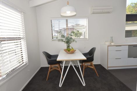 Photo of property in 2/11 Taupata Street, Redcliffs, Christchurch, 8081