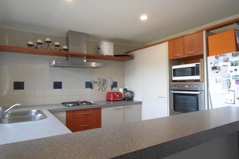 Photo of property in 12 Bellshill Close, Wattle Downs, Auckland, 2103