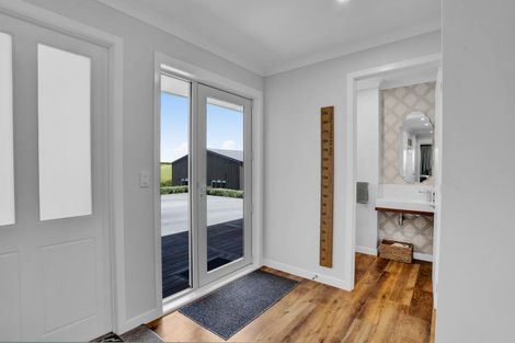 Photo of property in 32 Bird Road, Bird Road, Stratford, 4393