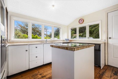Photo of property in 49 Rona Street, Eastbourne, Lower Hutt, 5013
