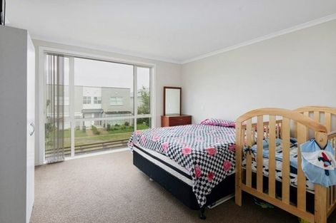 Photo of property in 41 Hollowout Street, Takanini, 2112