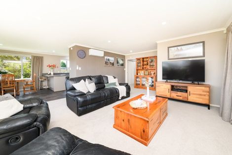 Photo of property in 6 Angelina Way, Kelvin Grove, Palmerston North, 4414