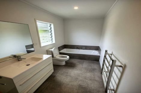 Photo of property in 43c Verbena Road, Birkdale, Auckland, 0626