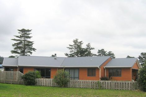 Photo of property in 104 Puka Crescent, Matarangi, Whitianga, 3592