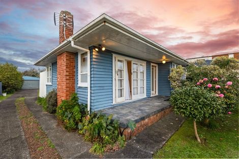 Photo of property in 7 Abbotleigh Avenue, Te Atatu Peninsula, Auckland, 0610