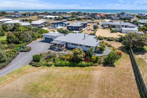 Photo of property in 9 Via Aroha, Waitarere Beach, Levin, 5510