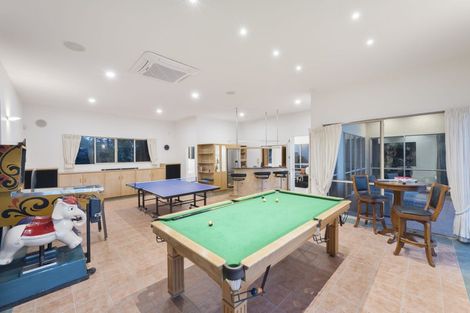 Photo of property in 9 Burgundy Park Avenue, Henderson, Auckland, 0612