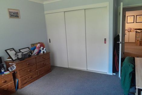 Photo of property in 296 Forest Hill Road, Waiatarua, Auckland, 0612