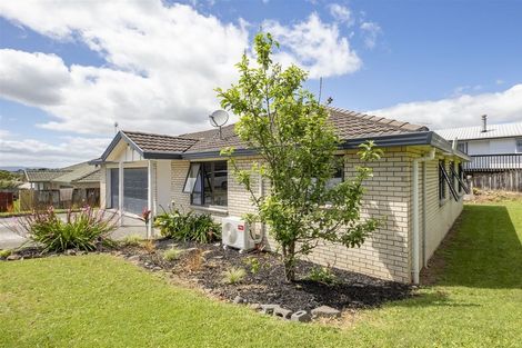 Photo of property in 22 Piriti Place, Weymouth, Auckland, 2103