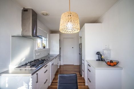 Photo of property in 16 Leicester Street, Terrace End, Palmerston North, 4410