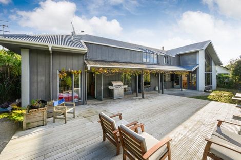 Photo of property in 151 Summerhill Drive, Fitzherbert, Palmerston North, 4410