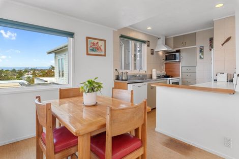 Photo of property in 1/31 Deep Creek Road, Waiake, Auckland, 0630