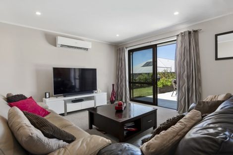 Photo of property in 3 Lakeside Terrace, Omokoroa, 3114