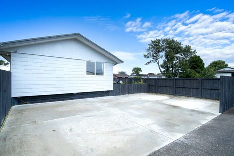 Photo of property in 2/17 Glen Road, Ranui, Auckland, 0612