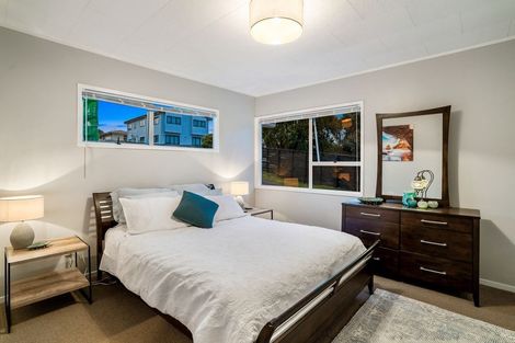 Photo of property in 9 Hepburn Road, Glendene, Auckland, 0602