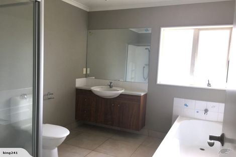 Photo of property in 38 Baverstock Road, Flat Bush, Auckland, 2016