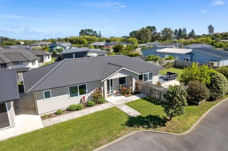 Photo of property in 4 Te Wiremu Lane, Otaki, 5512