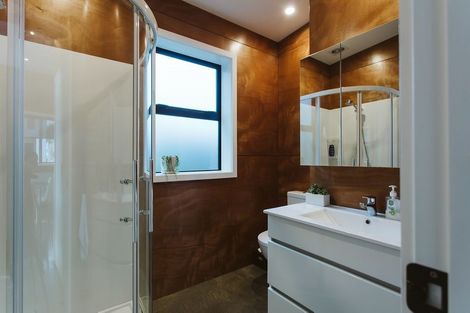 Photo of property in 7b Lyn Street, Lynmouth, New Plymouth, 4310