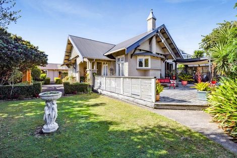Photo of property in 70 Collins Street, Hawera, 4610