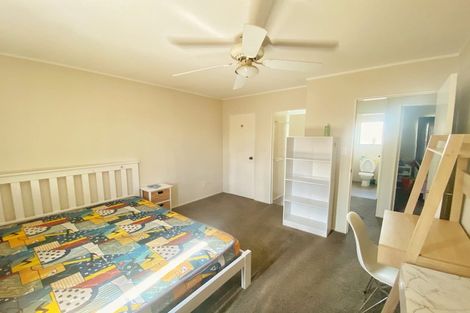 Photo of property in 2/717 East Coast Road, Browns Bay, Auckland, 0630