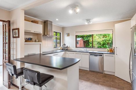Photo of property in 15 Windsor Avenue, Waikanae, 5036