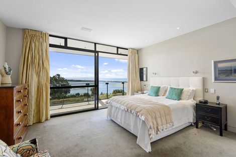Photo of property in 23a Glendevere Terrace, Redcliffs, Christchurch, 8081
