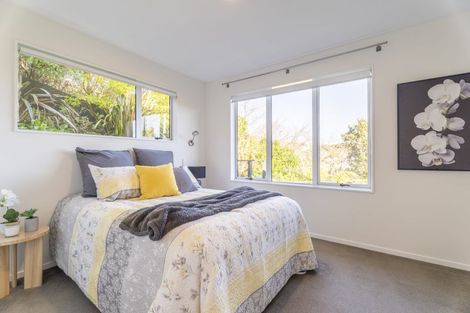 Photo of property in 13 Wakely Road, Newlands, Wellington, 6037