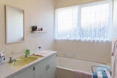 Photo of property in 1/32 Gibbons Road, Weymouth, Auckland, 2103