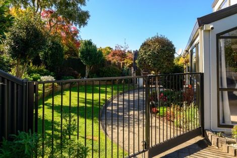 Photo of property in 74a Grand Vue Road, Kawaha Point, Rotorua, 3010